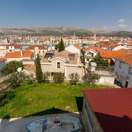 Διαμέρισμα Carrera 3 Τρογκίρ